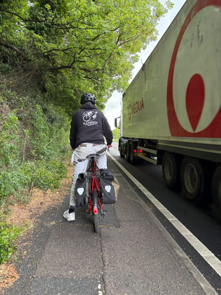 CyclistlargevehicleA272